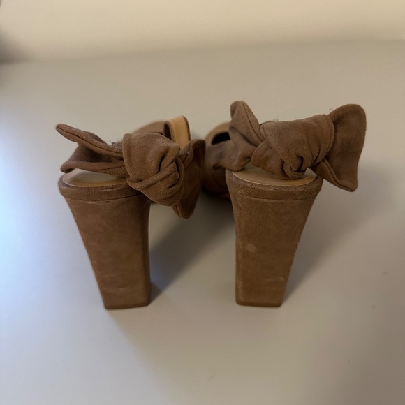 Banana Republic Beige Suede Heeled Bow Sling Back Heels | Size 9 - Picture 4 of 7